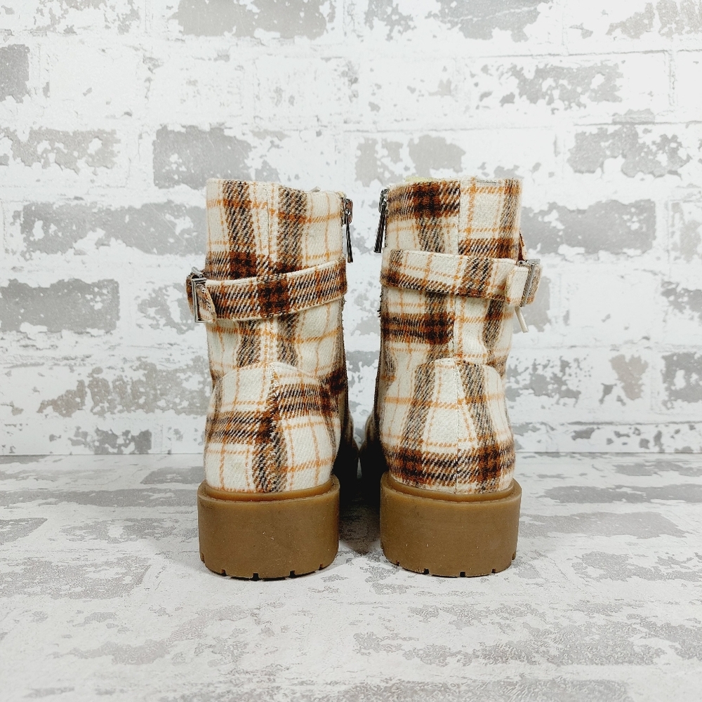 `New Jessica Simpson Karia Plaid Cream and Brown Ankle Boots D593 - Picture 4 of 11